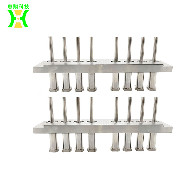 塑料模具中司筒和顶针的区别